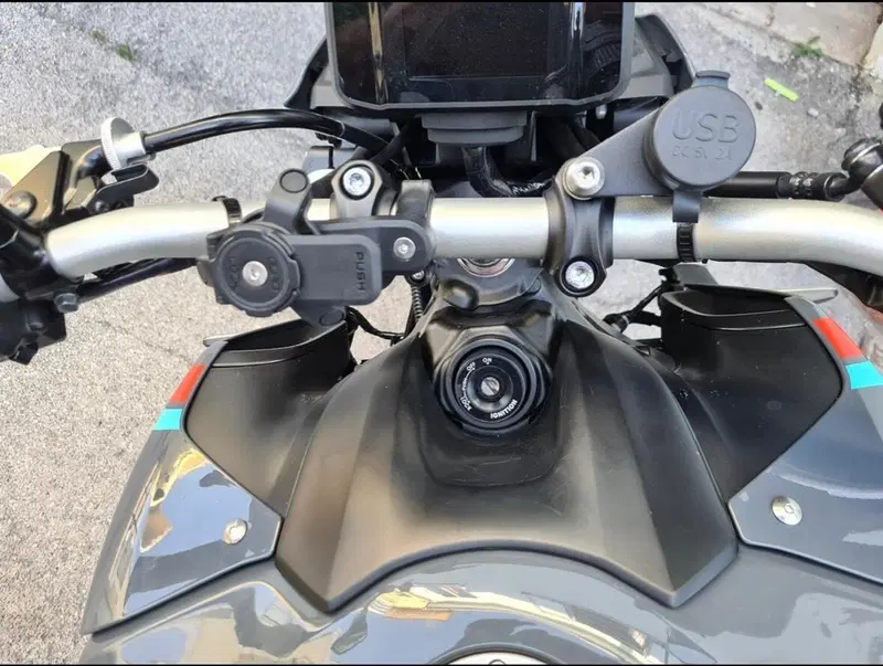 Yamaha MT-09 (2021 - 23) (4)