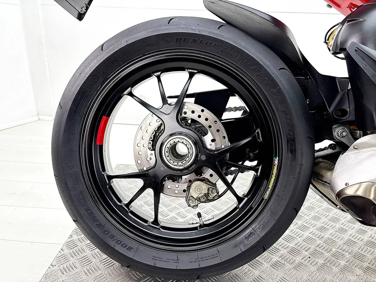 Ducati Panigale V4 S (2022 - 24) (6)