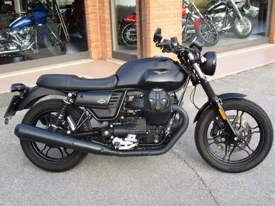 Moto Guzzi V7 III Stone Night Pack (2019 - 20) usata