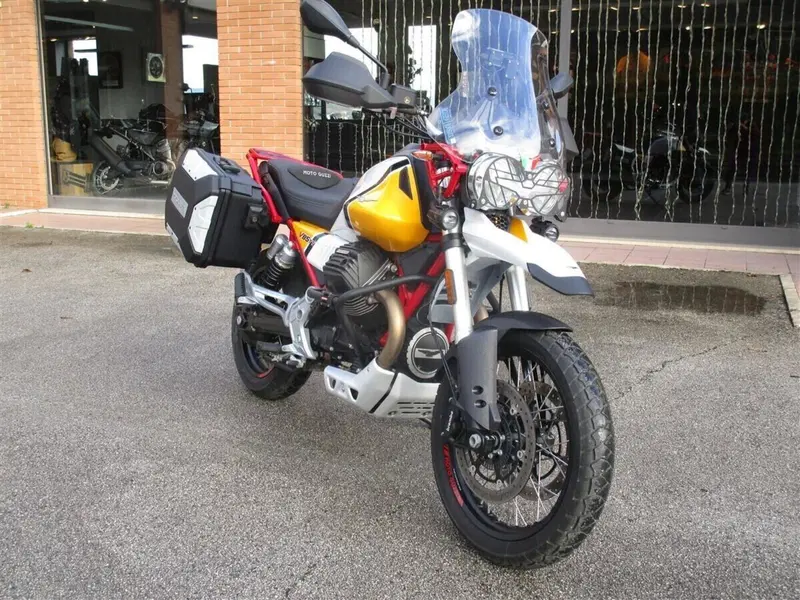 Moto Guzzi V85 TT Evocative Graphics (2019 - 20) (2)