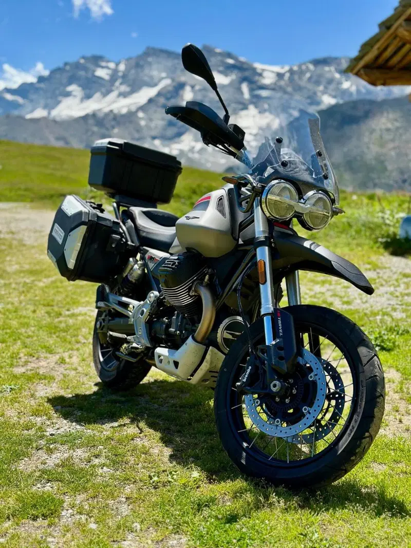 Moto Guzzi V85 TT Travel (2021 - 23)