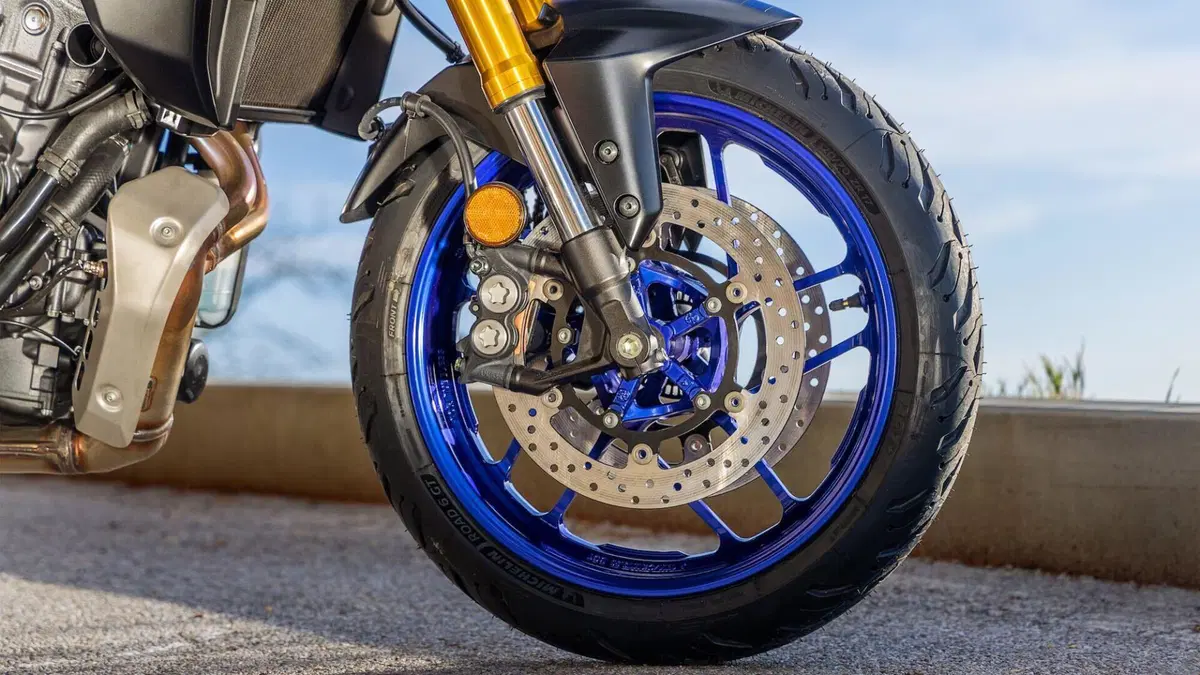 Yamaha Tracer 7 Y-AMT: meno stress più, divertimento? (6)