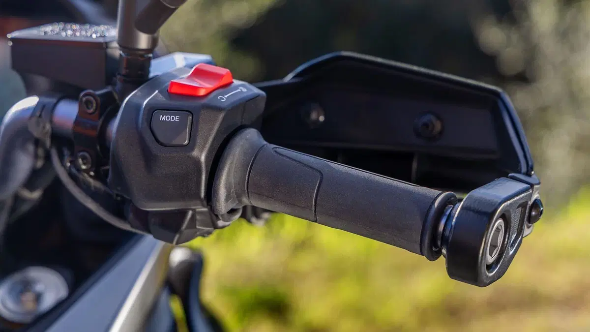 Yamaha Tracer 7 Y-AMT: meno stress più, divertimento? (7)