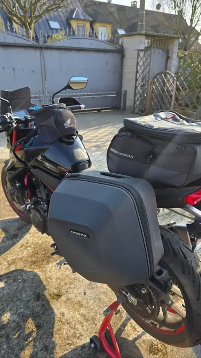 Honda CB 750 Hornet (2023 - 24) usata