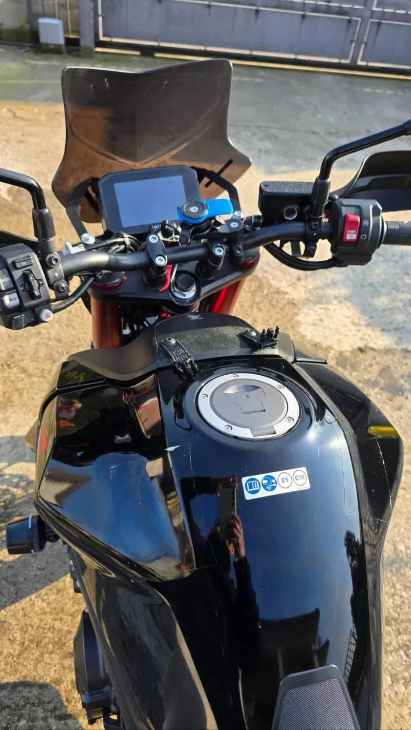 Honda CB 750 Hornet (2023 - 24) (12)