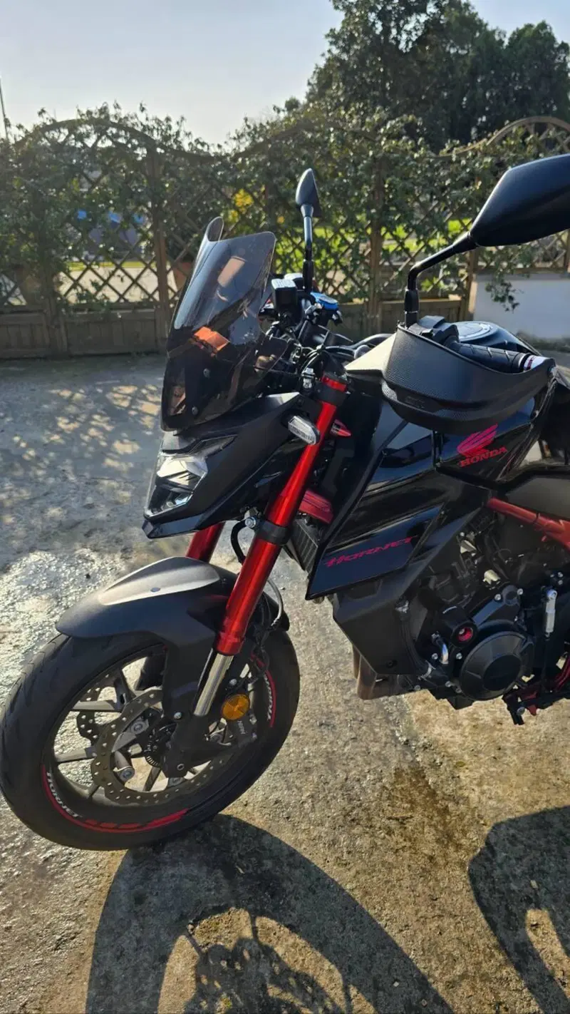 Honda CB 750 Hornet (2023 - 24) (13)