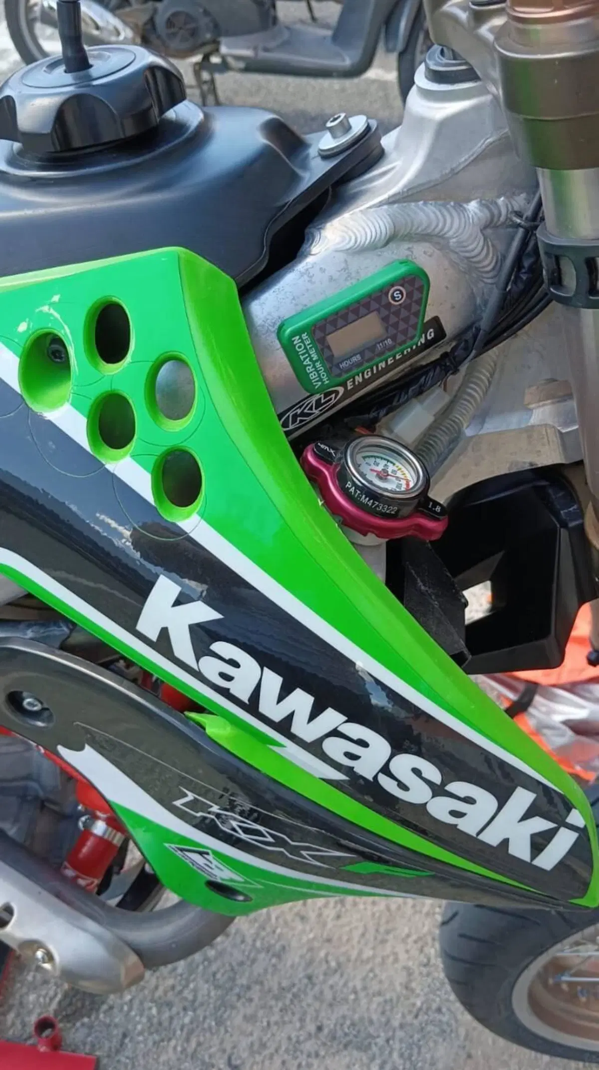Kawasaki KX450F (2009) (4)