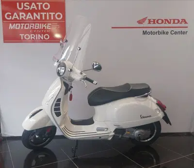 Vespa GTS 300 Super (2017 - 18) usata