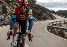 Aleix Espargaró, sorpasso da MotoGP… ma su strada aperta al traffico [VIDEO]