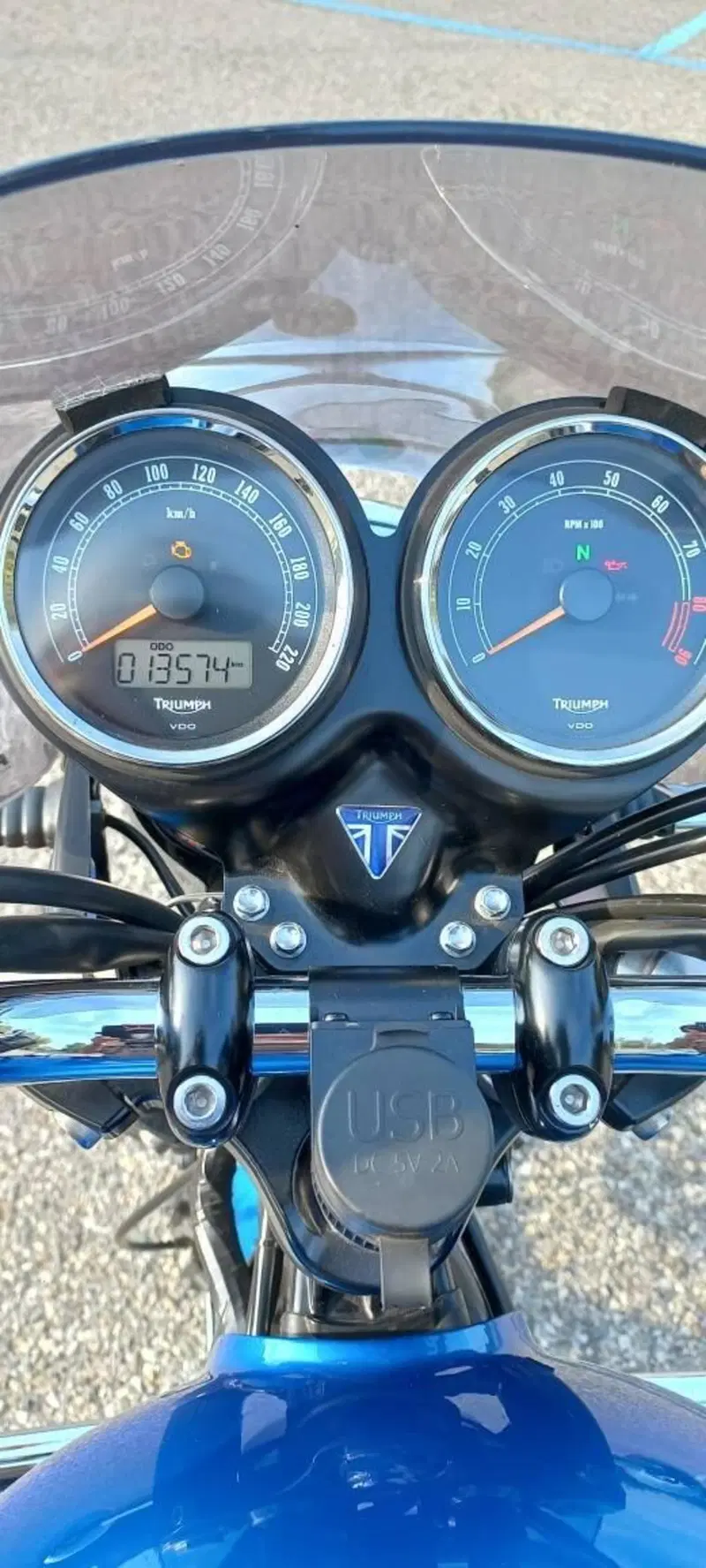 Triumph Bonneville T100 SE (2014) (6)