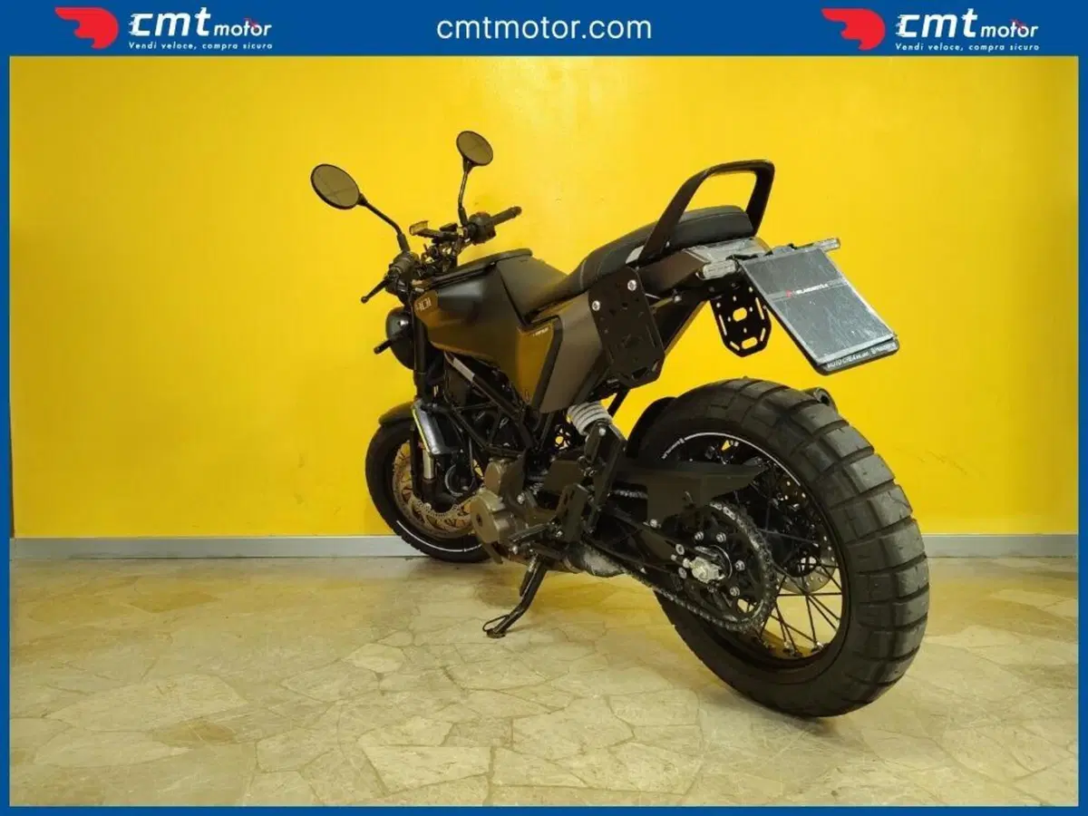 Husqvarna Svartpilen 401 (2021 - 23) (4)
