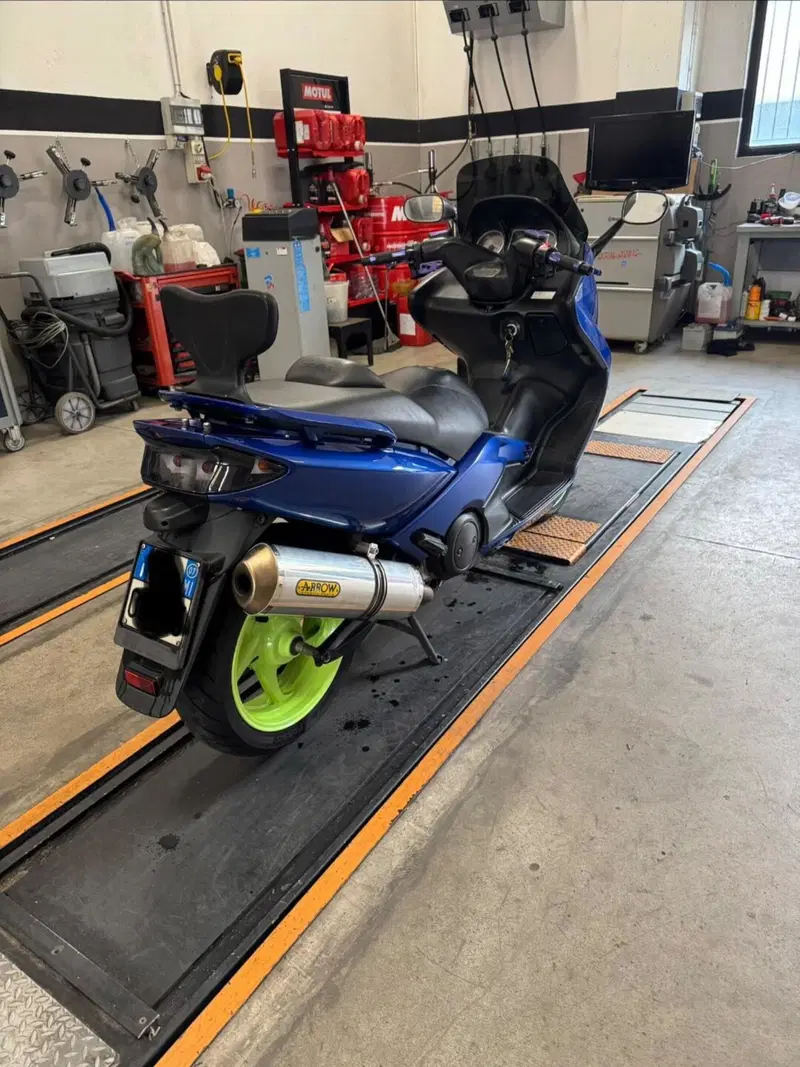 Yamaha T-Max 500 (2004 - 07) (5)