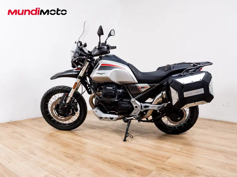 Moto Guzzi V85 TT Travel (2024 - 26) (4)