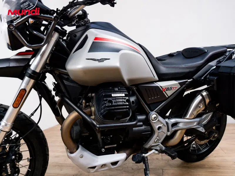 Moto Guzzi V85 TT Travel (2024 - 26) (6)