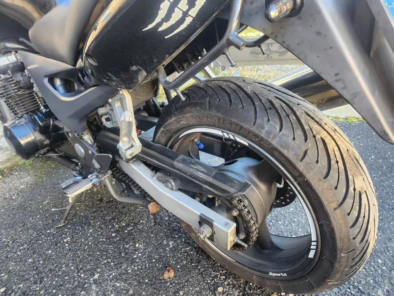 Kawasaki ZR-7 (1999 - 00) (7)