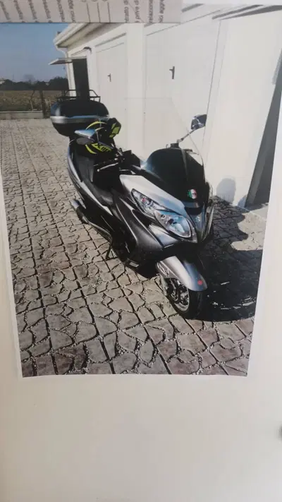 Suzuki Burgman AN 400 (2008 - 13) usata