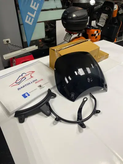 Cupolino fume Guerrilla Royal Enfield