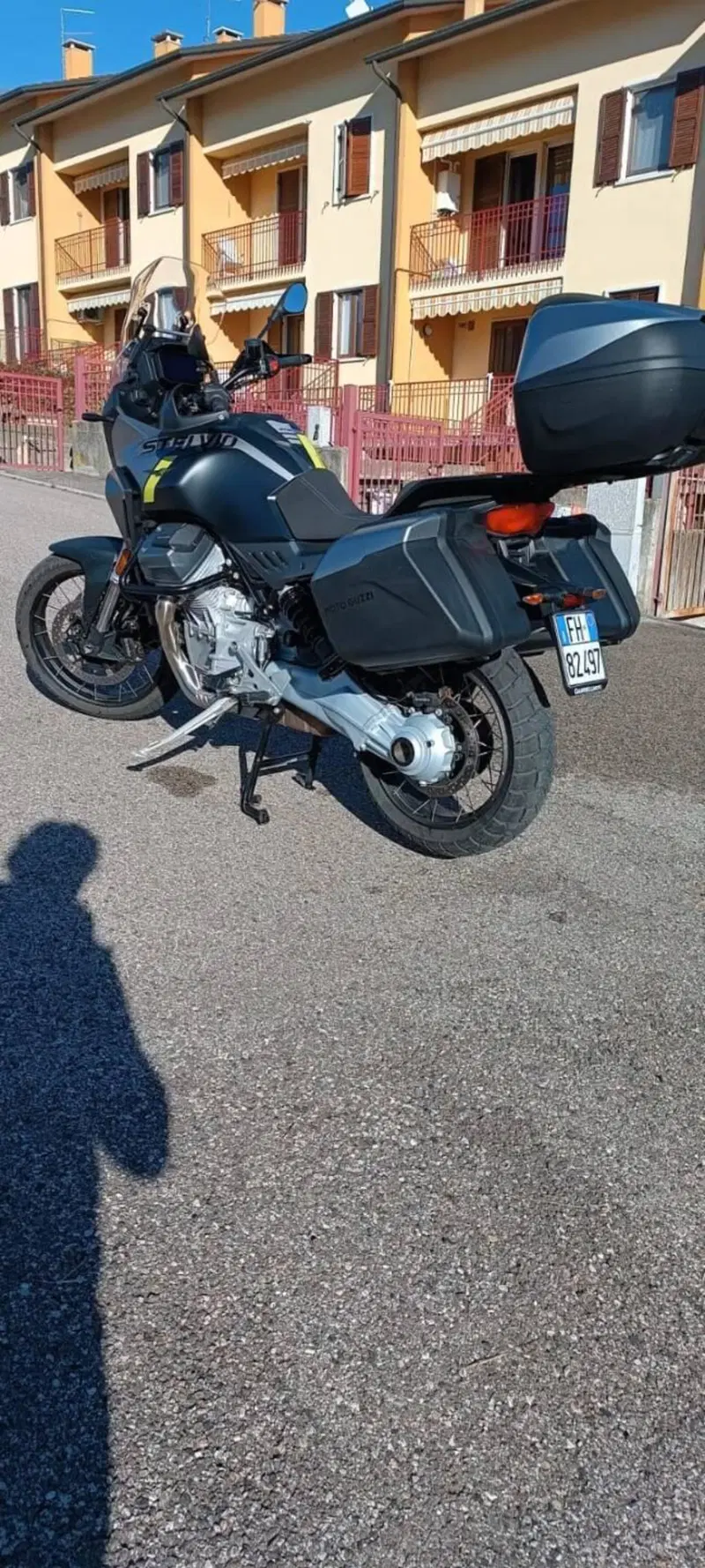 Moto Guzzi Stelvio (2024 - 26) (5)