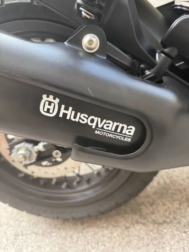 Husqvarna Svartpilen 125 (2021 - 23) (5)
