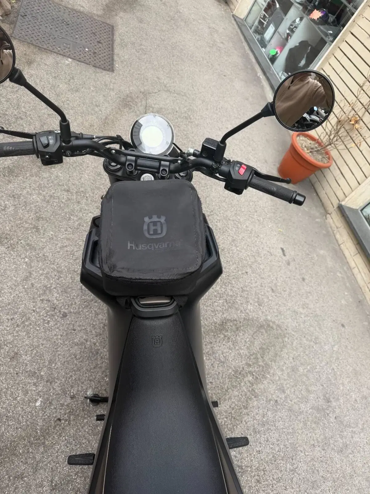 Husqvarna Svartpilen 125 (2021 - 23) (7)