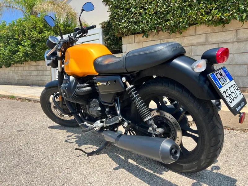 Moto Guzzi V7 III Racer (2017 - 20) (5)
