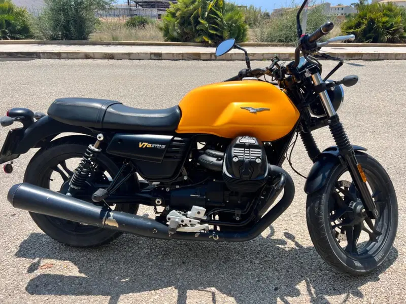 Moto Guzzi V7 III Racer (2017 - 20) (7)