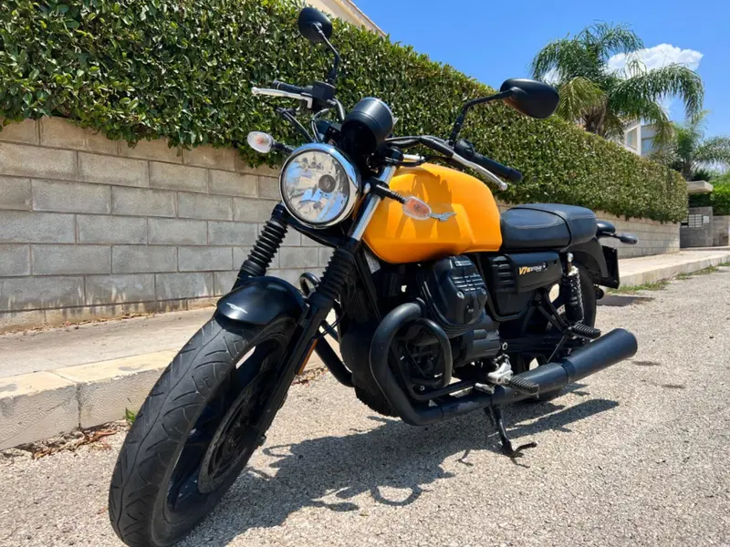 Moto Guzzi V7 III Racer (2017 - 20) (9)