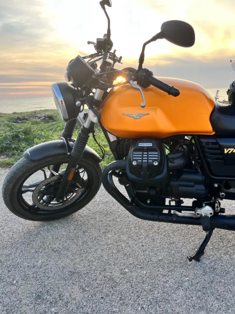 Moto Guzzi V7 III Racer (2017 - 20) (13)