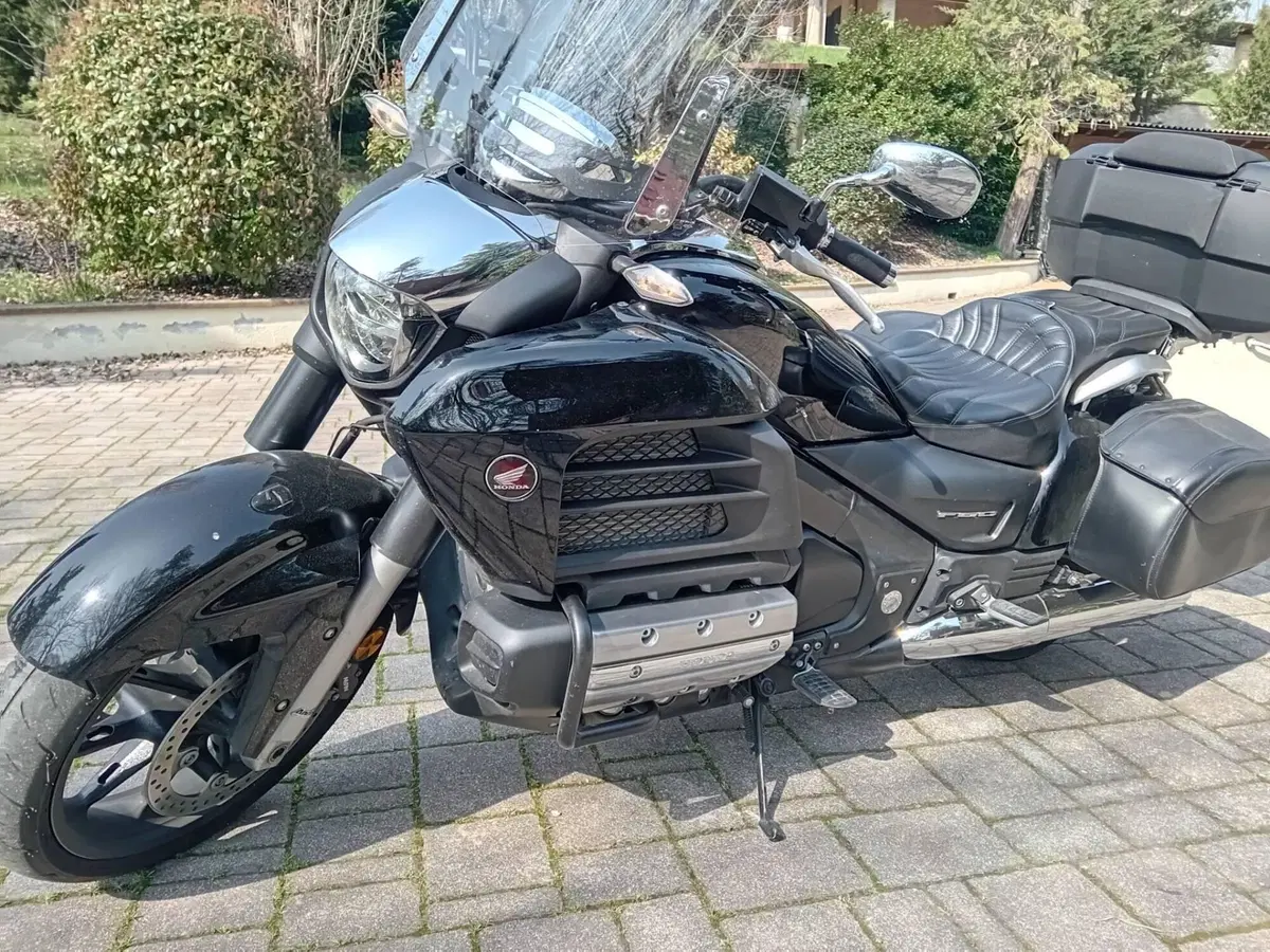 Honda GL 1800 F6C ABS (2014 - 16) (3)