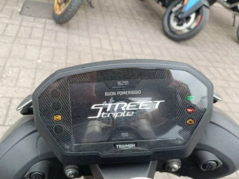 Triumph Street Triple 765 RS (2023 - 26) (13)