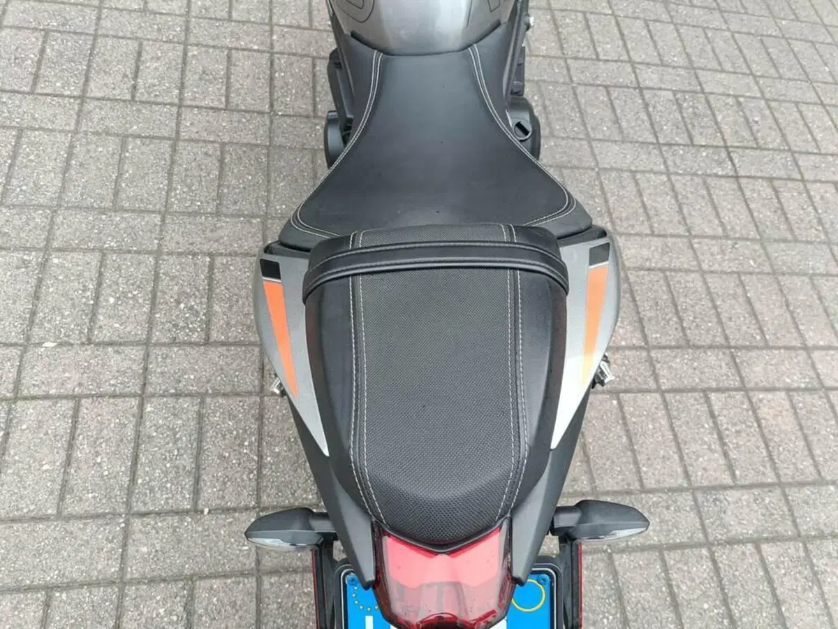 Triumph Street Triple 765 RS (2023 - 26) (8)