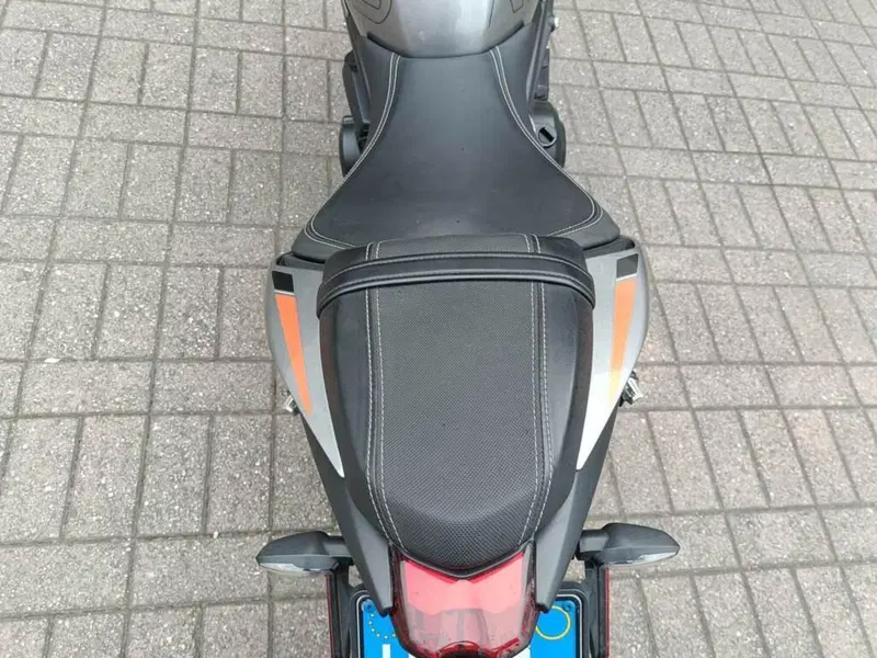 Triumph Street Triple 765 RS (2023 - 26) (8)