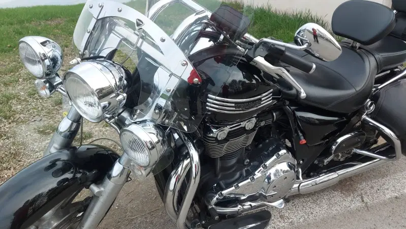 Triumph Thunderbird 1600 ABS (9)