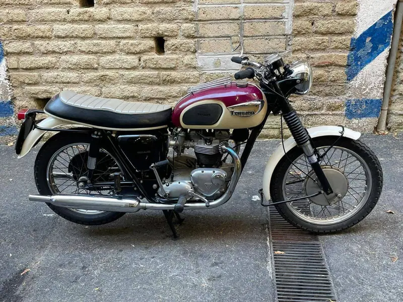 Triumph Bonneville T120 (2)