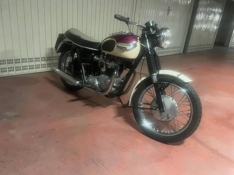 Triumph Bonneville T120 (5)