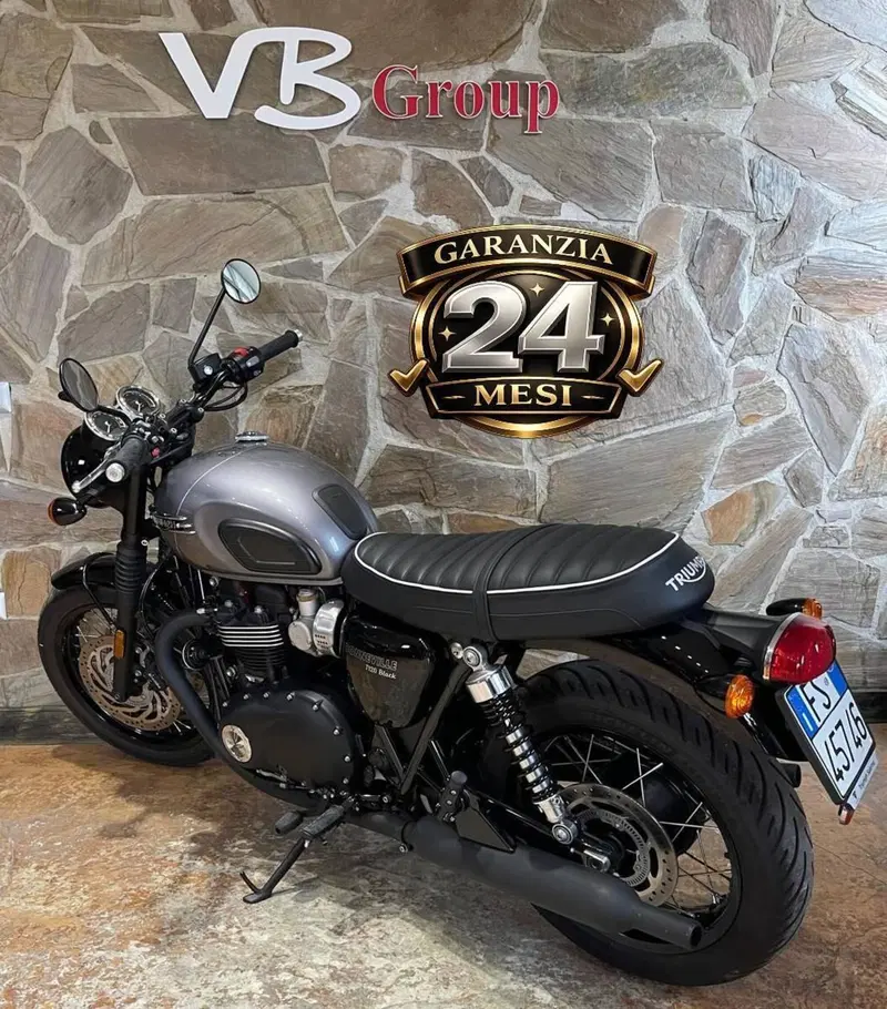 Triumph Bonneville T120 Black (2021 - 25) (6)