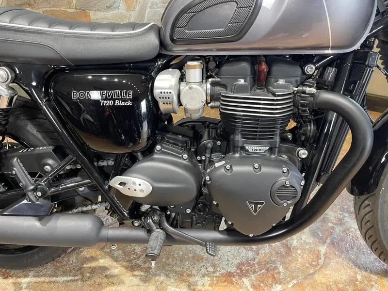 Triumph Bonneville T120 Black (2021 - 25) (12)