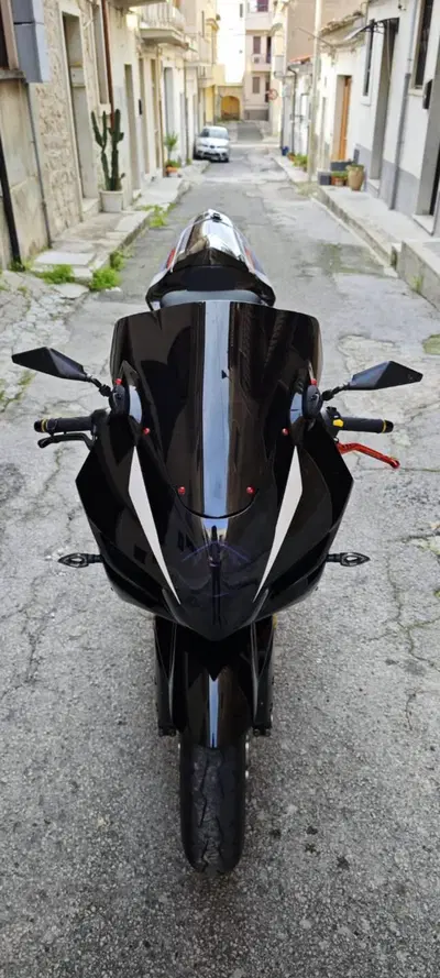 Suzuki GSX-R1000 (2005 - 06) usata