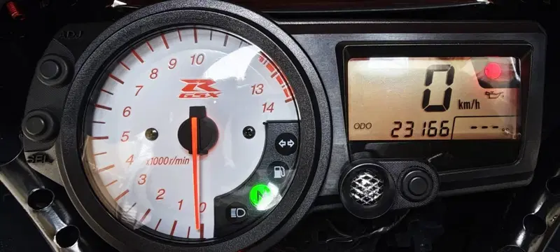 Suzuki GSX-R1000 (2005 - 06) (12)