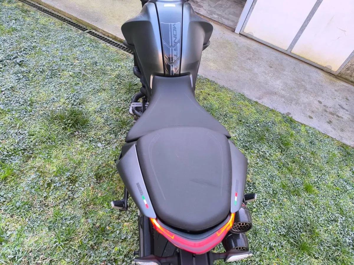 Ducati Monster 937 (2021 - 25) (5)
