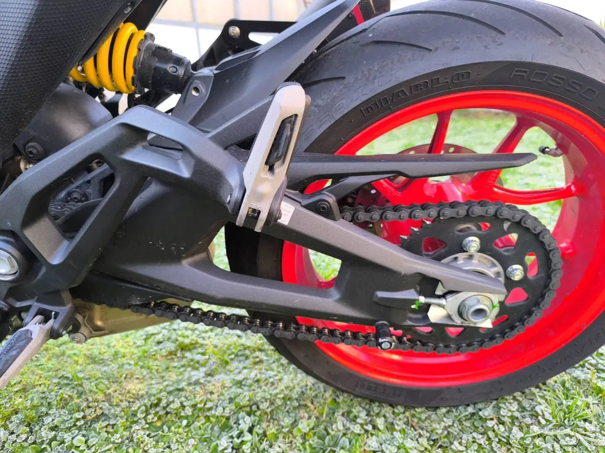Ducati Monster 937 (2021 - 25) (7)