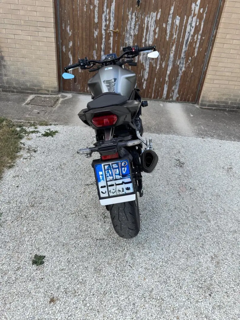 Honda CB 750 Hornet (2023 - 24) (3)