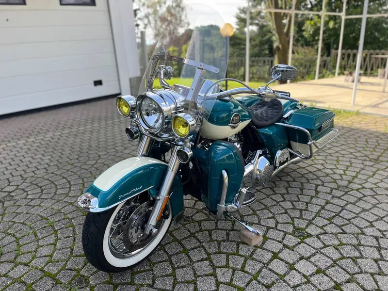 Harley-Davidson 1584 Road King Classic (2007 - 11) - FLHRCI (4)
