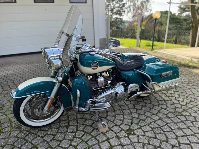 Harley-Davidson 1584 Road King Classic (2007 - 11) - FLHRCI (5)
