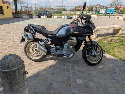 Moto Guzzi V100 Mandello (2022 - 24) usata