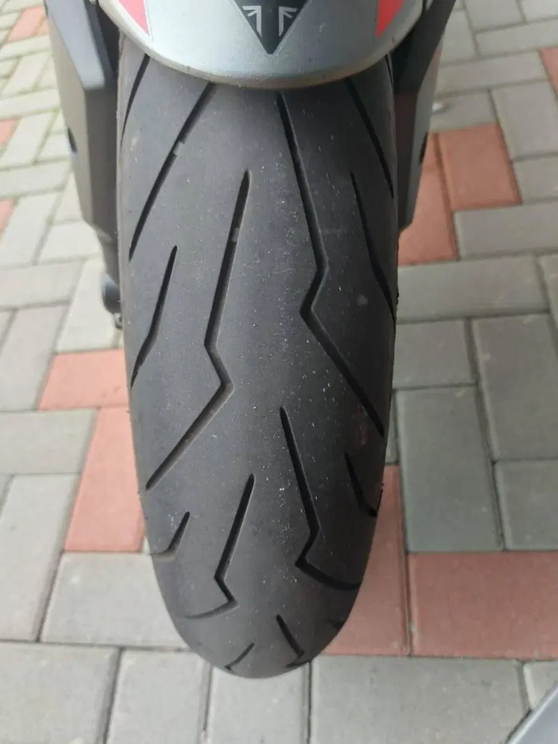Triumph Street Triple R (2020 - 22) (5)