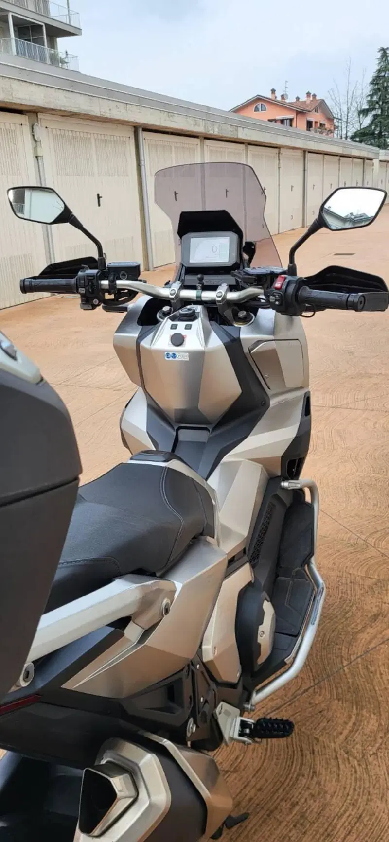Honda X-ADV 750 DCT Gravel (2021 - 24) (4)