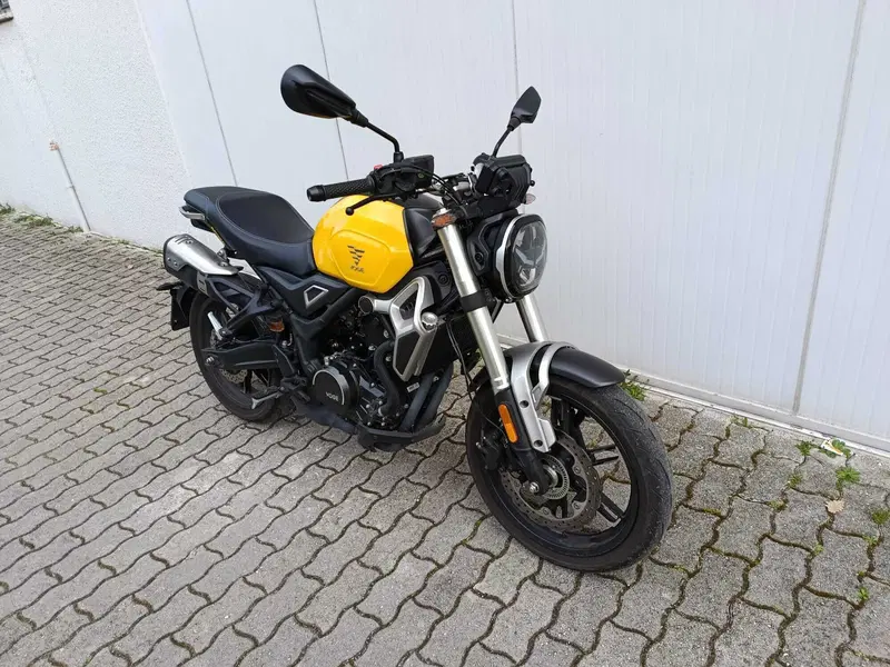 Voge Trofeo 350AC (2022 - 26) (2)