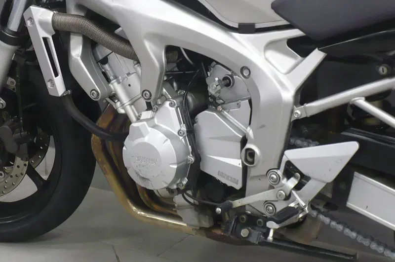 Yamaha FZ6 (2004 - 07) (8)