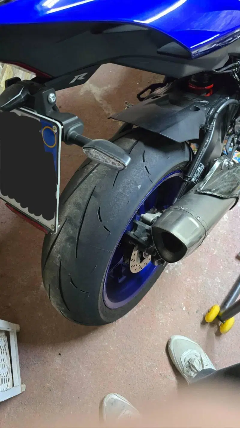 Yamaha YZF R1 (2020 - 25) (6)